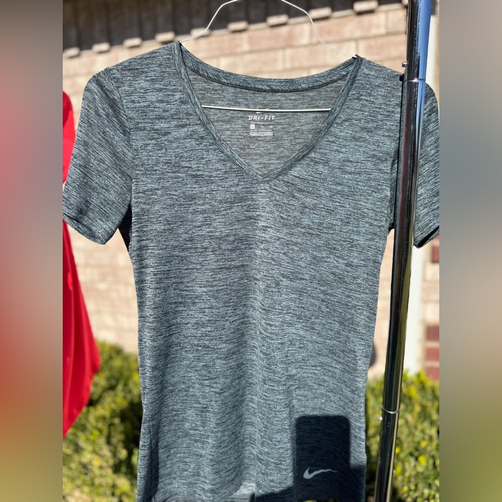 Under Armour dry fit size small